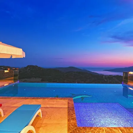 Sleeps 6 Pool Air Con Wifi *