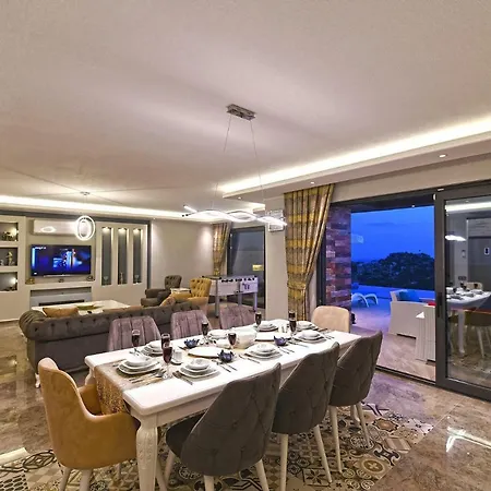 Sleeps 6 Pool Air Con Wifi Villa