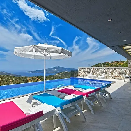 Villa Sleeps 6 Pool Air Con Wifi *