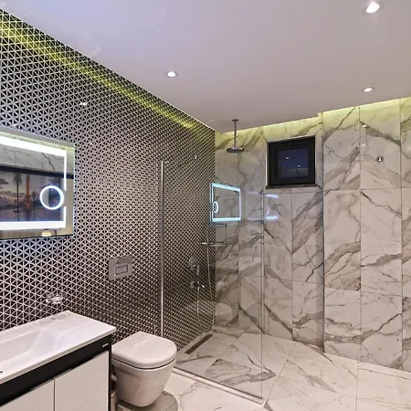 Sleeps 6 Pool Air Con Wifi *